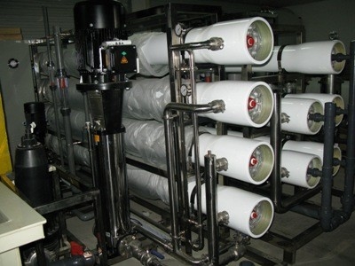 পানীয় জলের জন্য PLC 10000L/H RO জল চিকিত্সা বিপরীত অসমোসিস সিস্টেম
